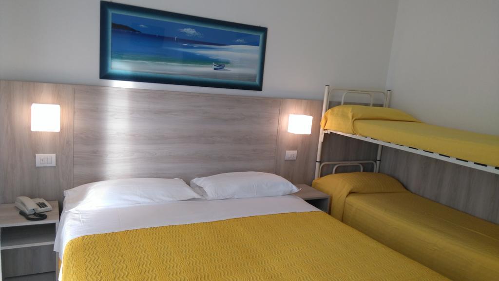 Hotel Monti Rimini Buitenkant foto