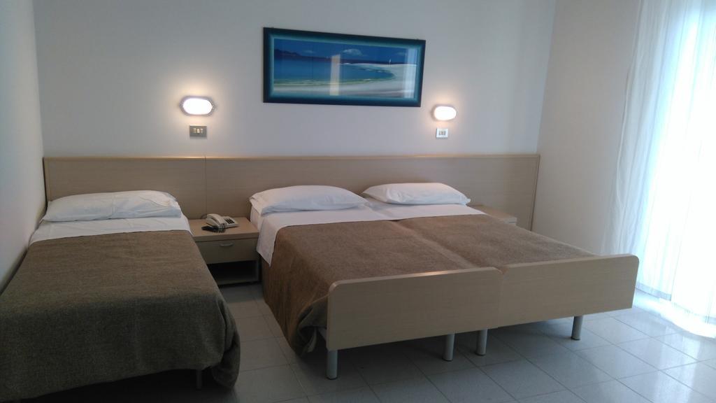 Hotel Monti Rimini Buitenkant foto