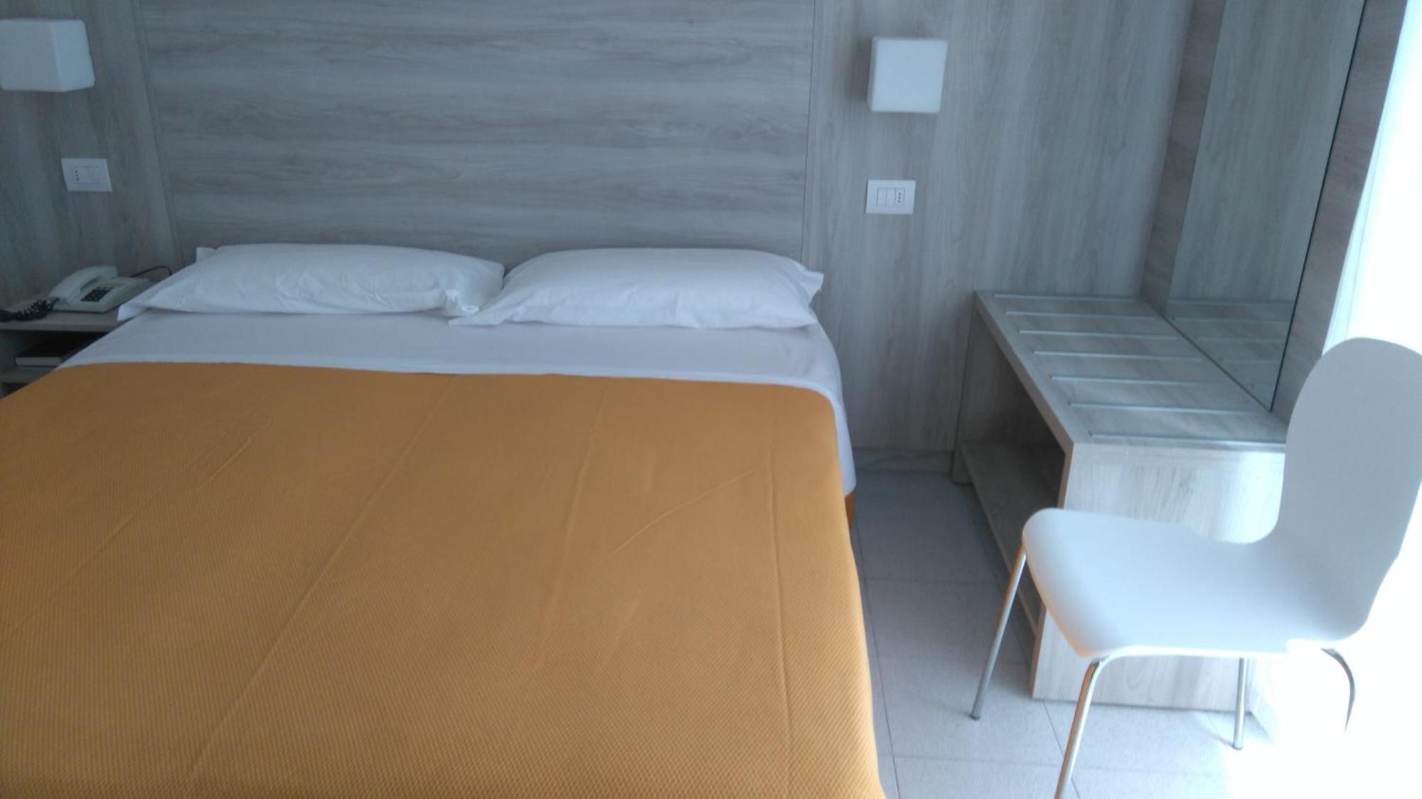 Hotel Monti Rimini Buitenkant foto